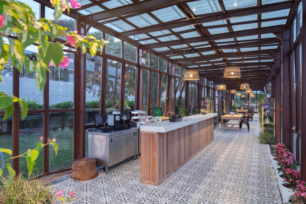 Nirvana Cosmopolitan Hotel - Convention & Sports Center Antalya Kültér fotó